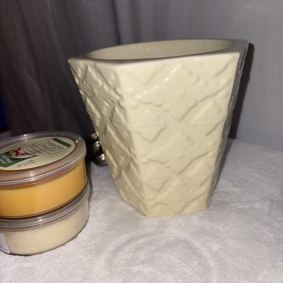 Yankee Candle Scenterpiece Easy Melt Cup Warmer Electric Wax Melter & Two Waxes - Picture 3 of 8